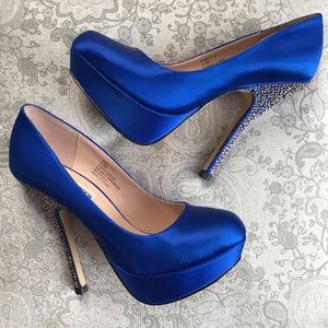 Steve Madden Cobalt blue Rhinestone heels. Sz 6.5 soft silky material.